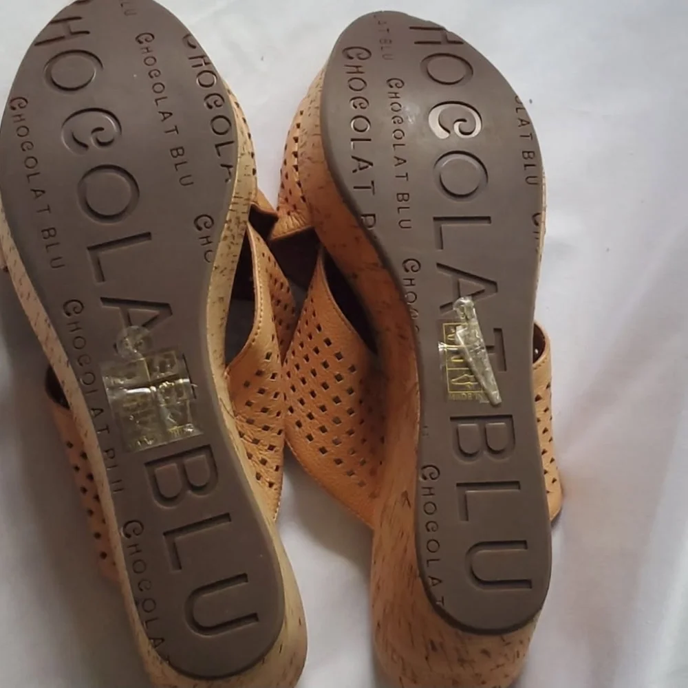 Chocolat Blu Wamblee Elegant Tan Cork Wedge Open Toe Slip-on  Sandals Size 9.5